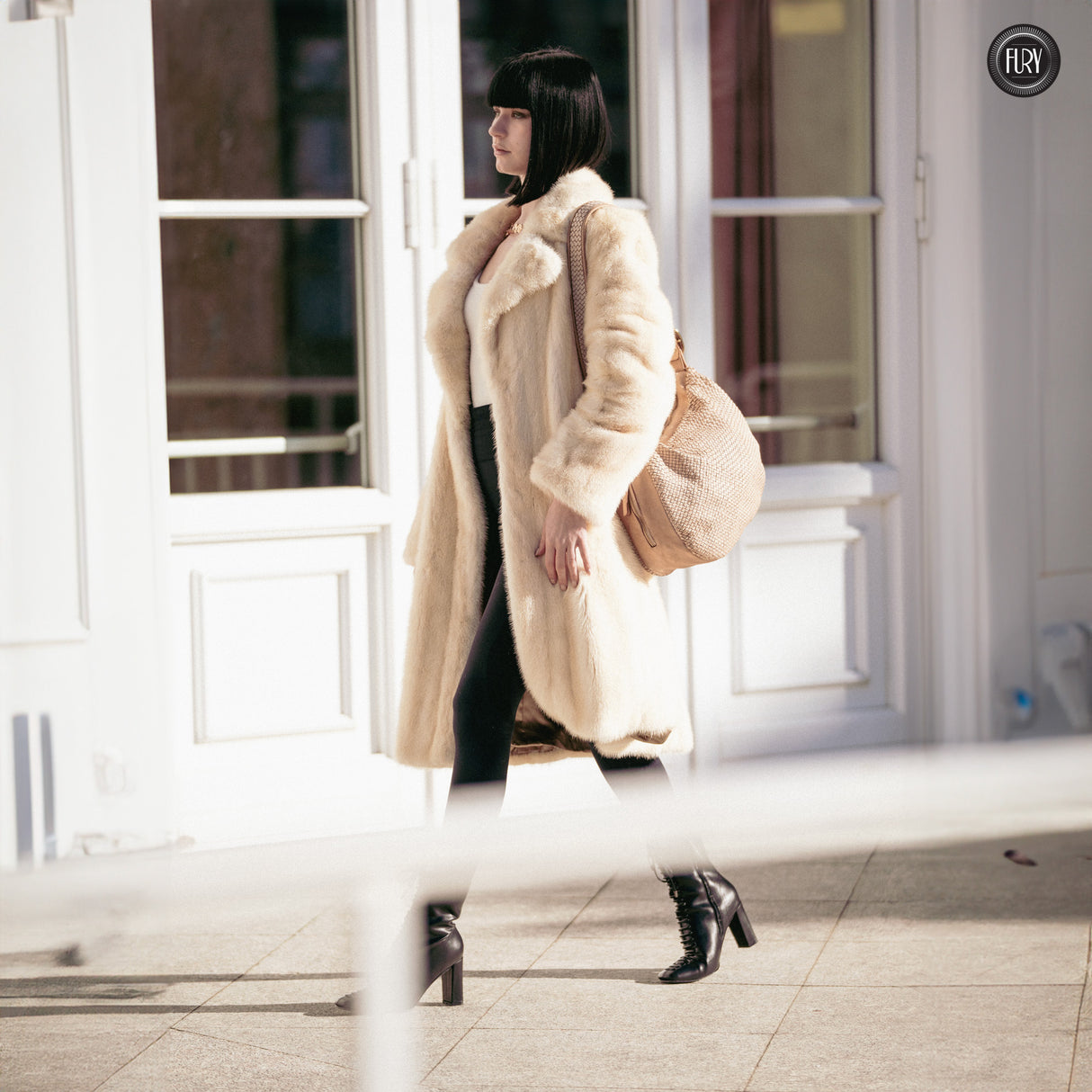 Borsa Iris Maxi in pelle intrecciata