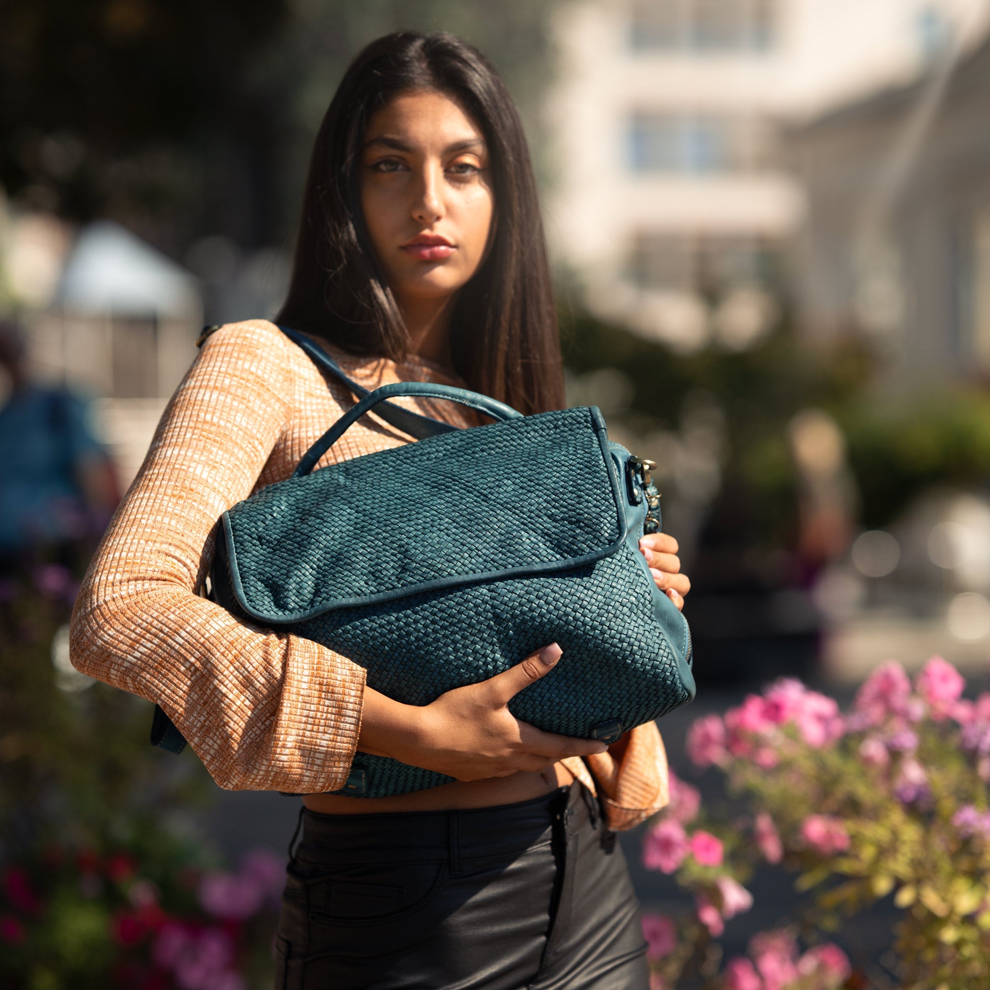Eleganza Intramontabile: Il Fascino delle Borse Intrecciate in Pelle dallo Stile Vintage - Fury 