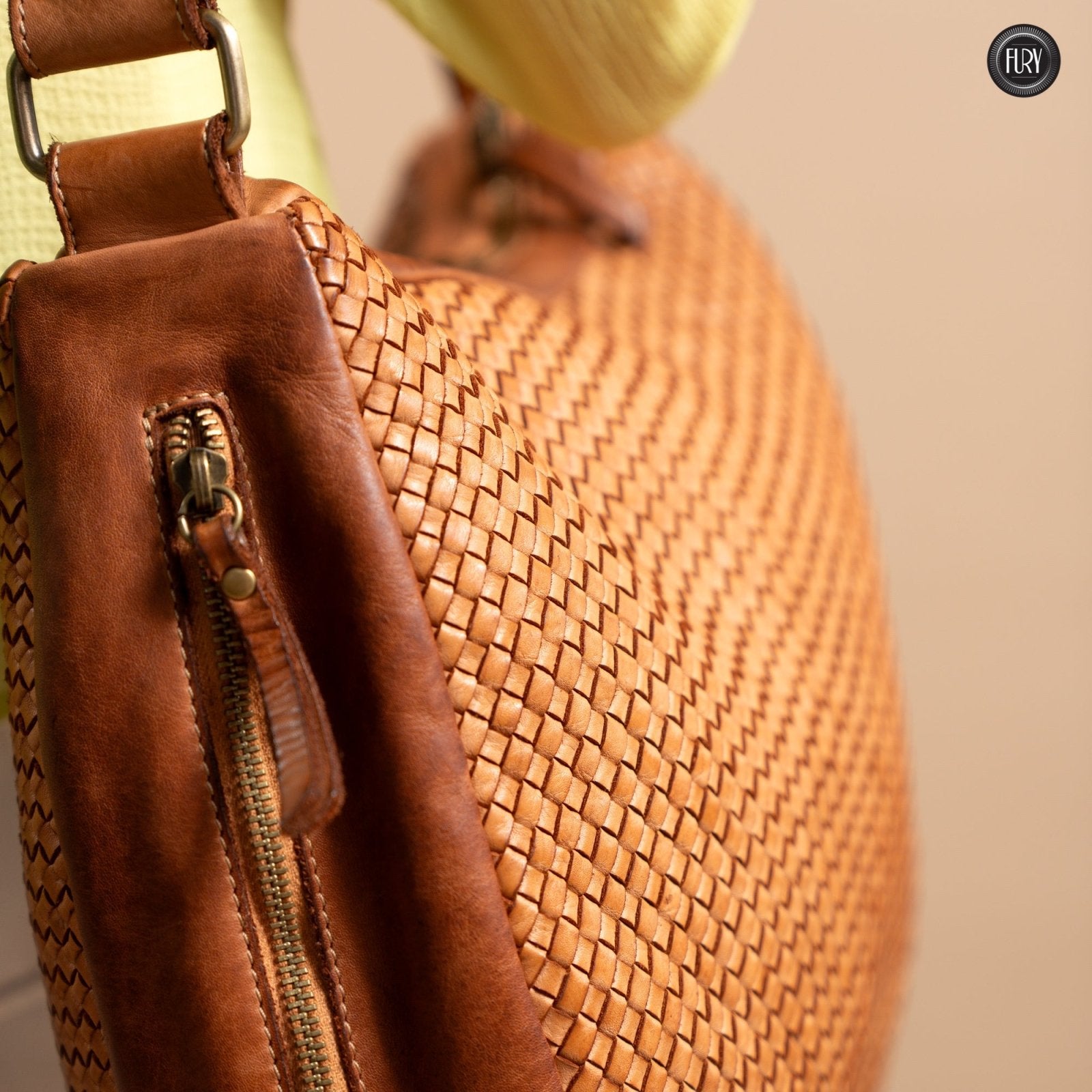 Borsa Iris Maxi in pelle intrecciata - Fury