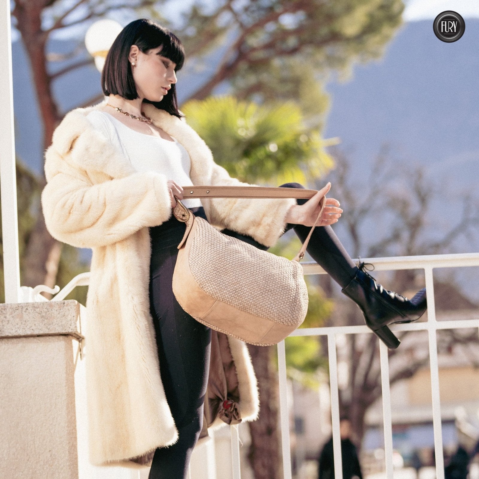 Borsa Iris Maxi in pelle intrecciata - Fury