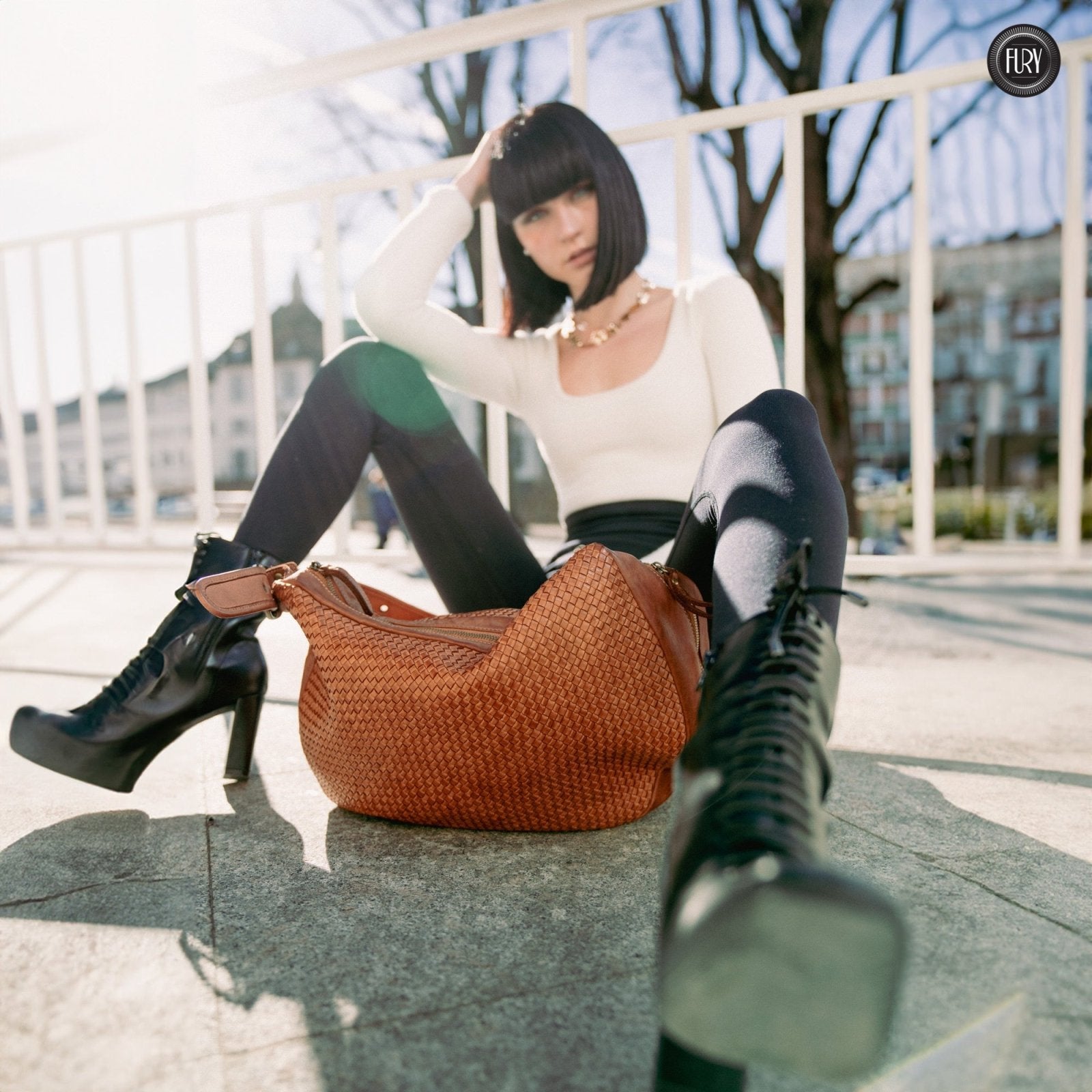 Borsa Iris Maxi in pelle intrecciata - Fury