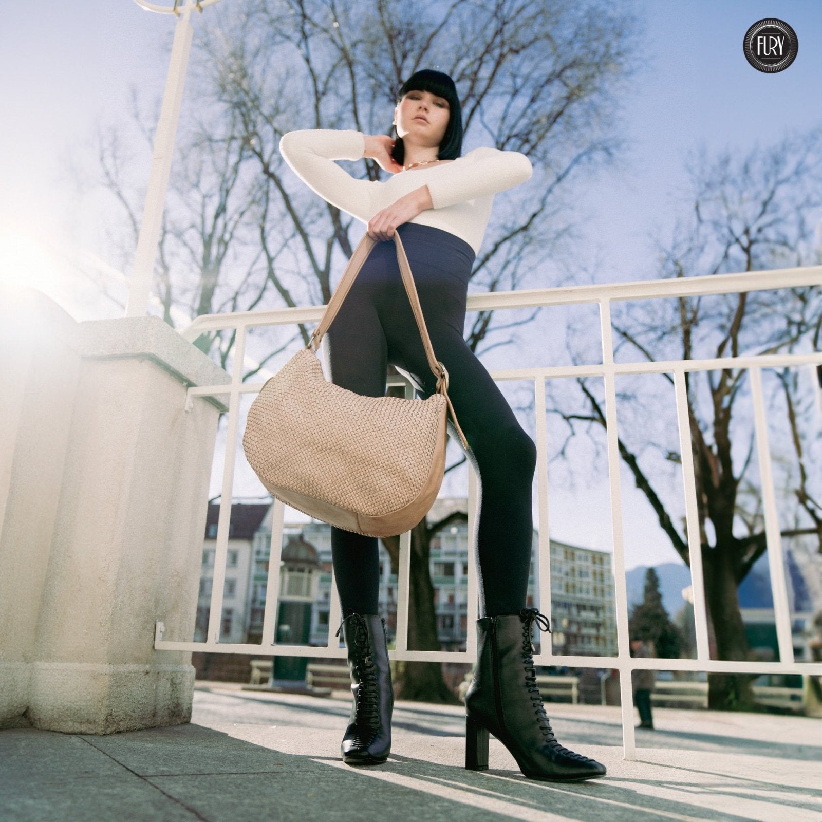 Borsa Iris Maxi in pelle intrecciata - Fury