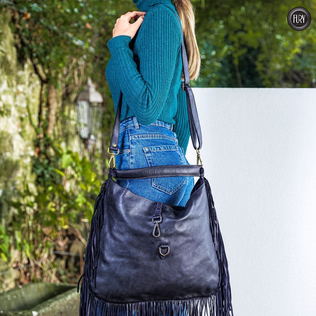 Borsa a spalla in pelle vintage con frange lunghe Fury Bags#colore_nero